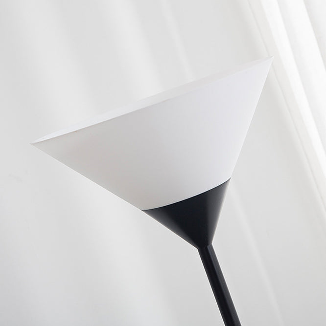 ZenFlo Creative Design Stehlampe | Kegelschirm | Minimalistisches Design | LED-Licht | Elegante Beleuchtung
