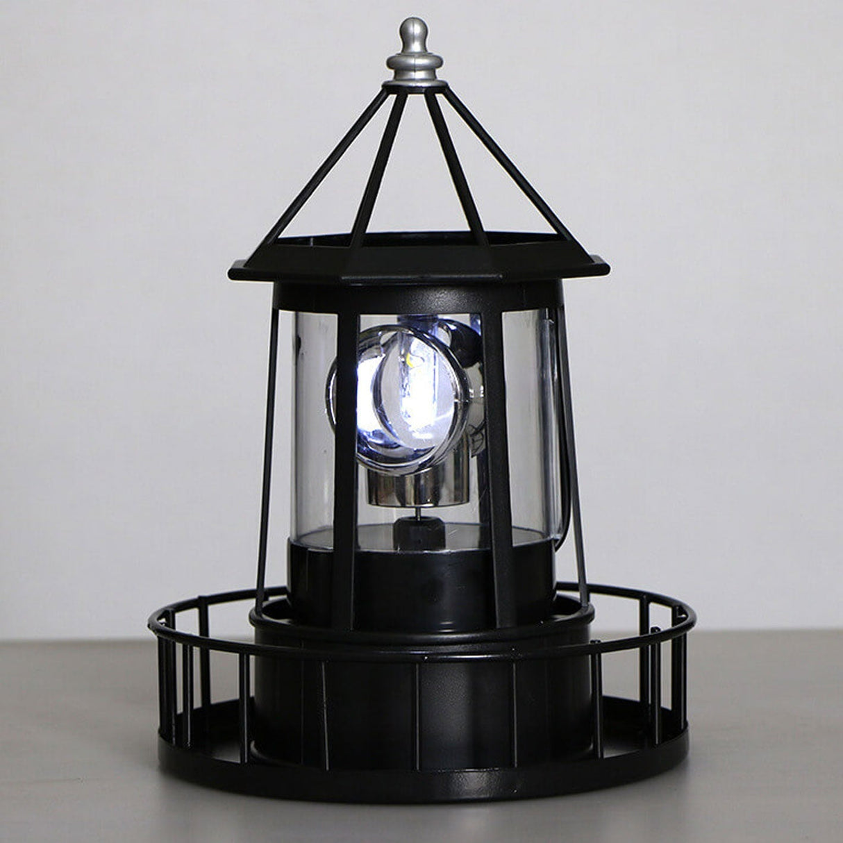 SolarSpin LED Gartenleuchte | Rotierender Turm | Solarbetrieben | Deko & Landschaftsbeleuchtung