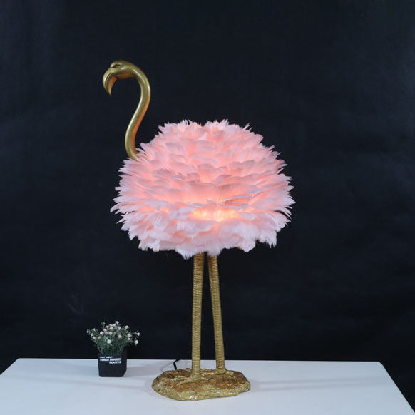 Feathora Nordic Tischlampe | Gänsefedern Design | Flamingo-Kugelstil | Elegante Nachttischbeleuchtung