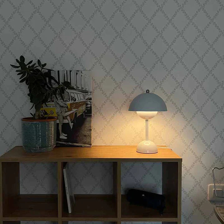 ArcticGlow Nordische Tischlampe | Zeitgenössisches Design | Warmes LED-Licht | Dekorativ & Funktional | Für Wohnzimmer & Büro