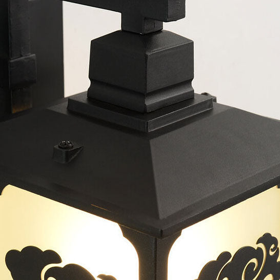 Zynthora Außenwandleuchte | Traditionelles Chinesisches Design | Verzinktes Metall | 1-flammig | Patio- und Gartenbeleuchtung