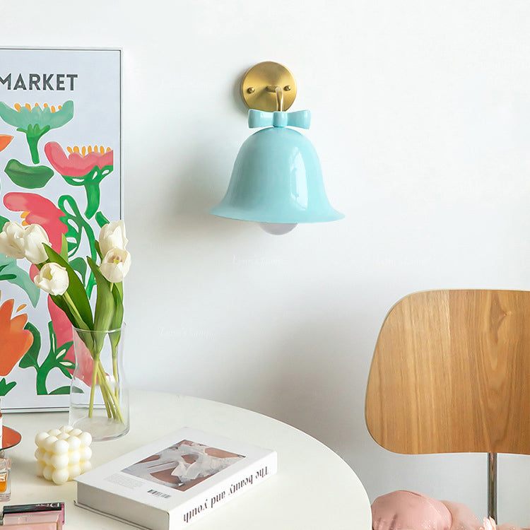 BelleFlare Französisches Design Wandlampe | Minimalistische Glockenform | Einzigartiges Dekor | Iron Wall Sconce