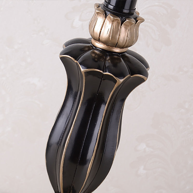 LustraNoble Europäisches Design Tischlampe | Harz & Stoff | Schlafzimmerlicht | 1-Licht