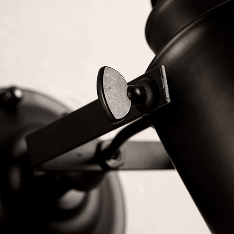 Ironica Wandleuchte | Industrielles Zylinder-Design | Robuste Eisenkonstruktion | Spotlight für Entertainment-Räume