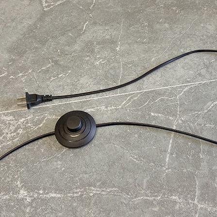 Diamoro Stehlampe | Modernes Hohldesign | Eisen in Diamantform | Stilvolle Beleuchtung für Arbeitszimmer