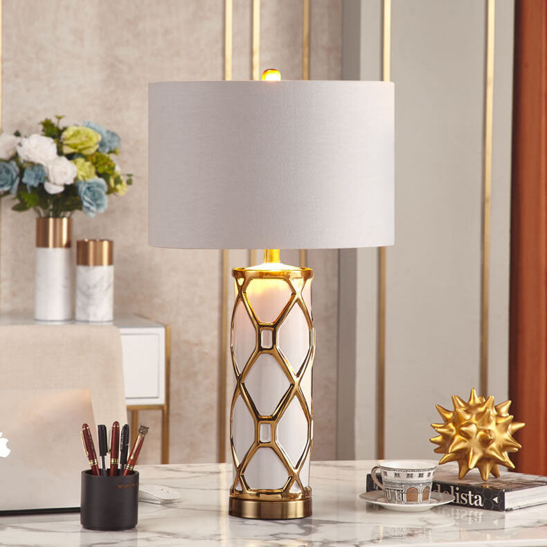 Ceravelle Luxe LED Tischlampe | Nordisches Design | Keramikfuß & Stoffschirm | Dimmbar & Modern