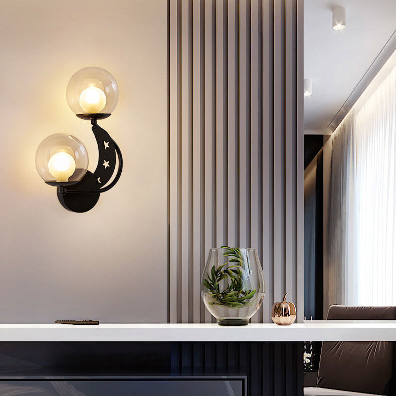 Asterovia DuoGlow Wandleuchte | Nordisches Design | Glas-Kugelschirme | 2-flammig | Mond- & Sternenmotiv