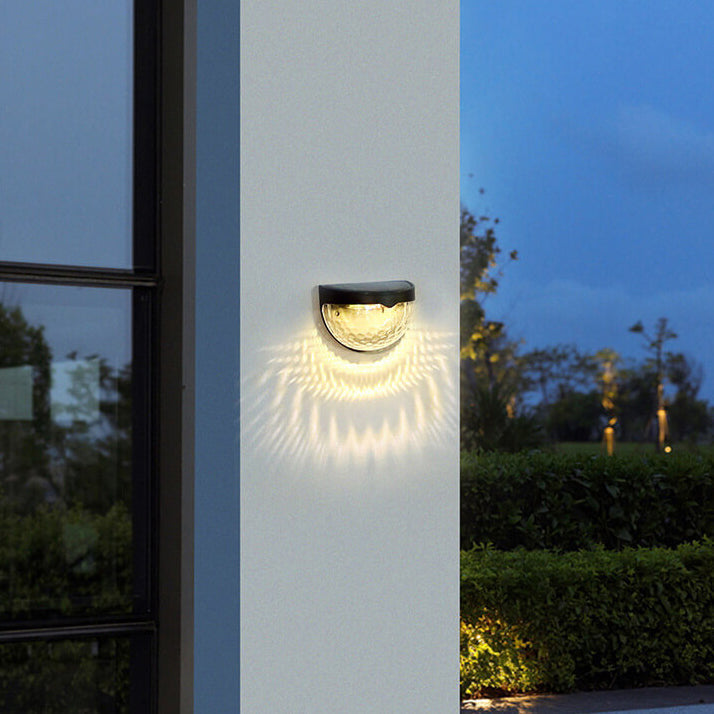 SolarCrest LED Wandleuchte | Halbkreis-Design | Solarbetrieben | Wasserdicht | Zaun- und Außenbeleuchtung