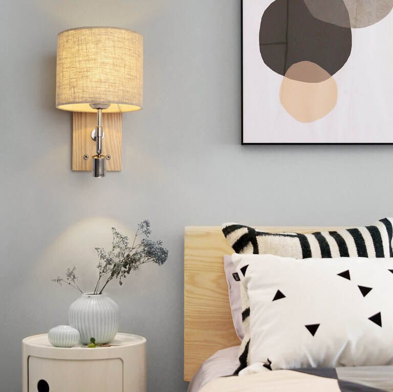 WoodenGlow Wandlampe | Moderner Stoffschirm & Holzsockel | Elegante Wandbeleuchtung | Verschiedene Optionen