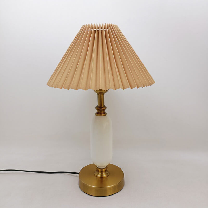 LumoRetro Vintage Design LED Tischlampe | Retro Faltenschirm | Kolonnenbasis | Stimmungslicht | Dekolampe für Zuhause
