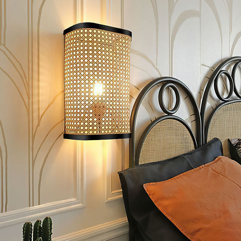 NaturaLoom Wandleuchte | Handgewebtes Rattan-Design | Minimalistisch | Quadratische Wandlampe | Natürlich und Modern