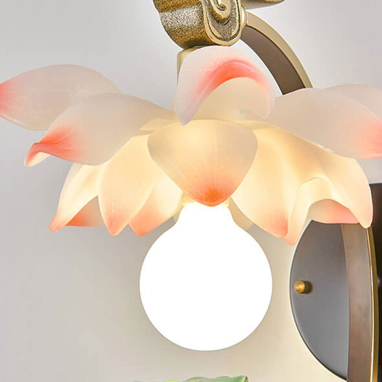 LotuLume Wandlampe | Modernes Lotus-Design aus Keramik & Harz | Elegante 1-Flammige Wandleuchte