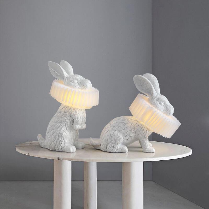 BunnyBright Kreative LED Tischlampe | Resin-Häschen-Design | Warm- & Weißlicht | Deko & Stimmungslicht für Zuhause