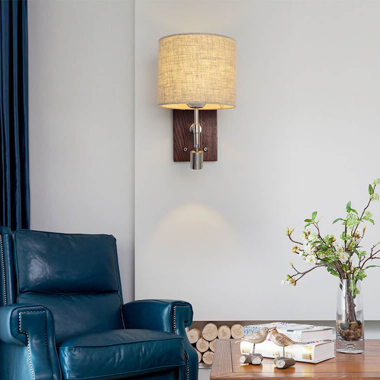 WoodenGlow Wandlampe | Moderner Stoffschirm & Holzsockel | Elegante Wandbeleuchtung | Verschiedene Optionen