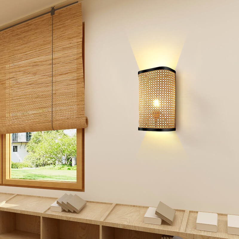 NaturaLoom Wandleuchte | Handgewebtes Rattan-Design | Minimalistisch | Quadratische Wandlampe | Natürlich und Modern