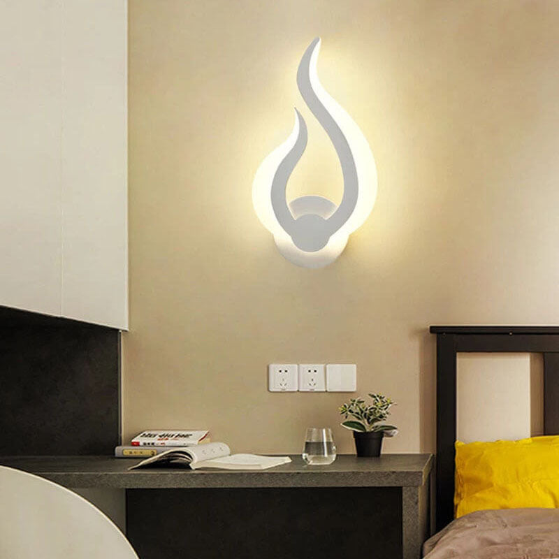 Flamara LED Wandleuchte | Minimalistisches Flammendesign | Acryl-Licht | Modernes Dekor
