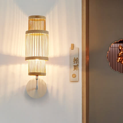 ZyloBeam Wandleuchte | Modernes Bambusdesign | Zylindrische 1-Licht Wandleuchte | Stilvolle Beleuchtung für Wohnräume