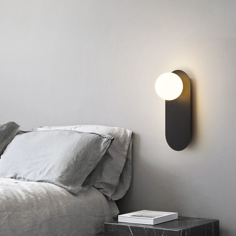 AuraGlow Nordic Wandlampe mit Glasring | Minimalistisches Design | Einflammige LED-Wandleuchte für Wohnräume