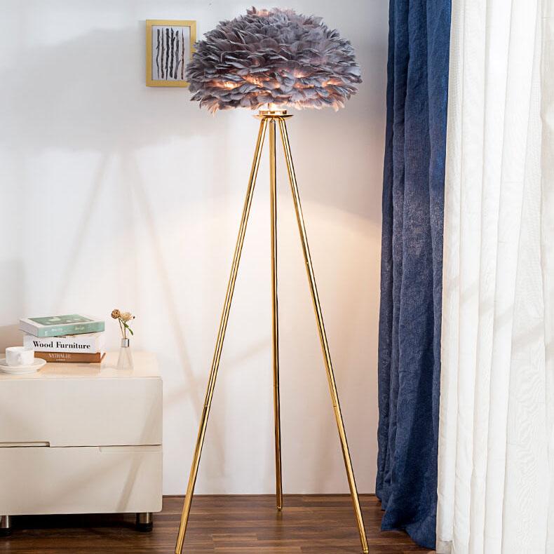 PlumeSphere Stehlampe | Elegantes Federdesign | 1-Licht Globus Stehleuchte | Moderne Beleuchtung für stilvolle Räume