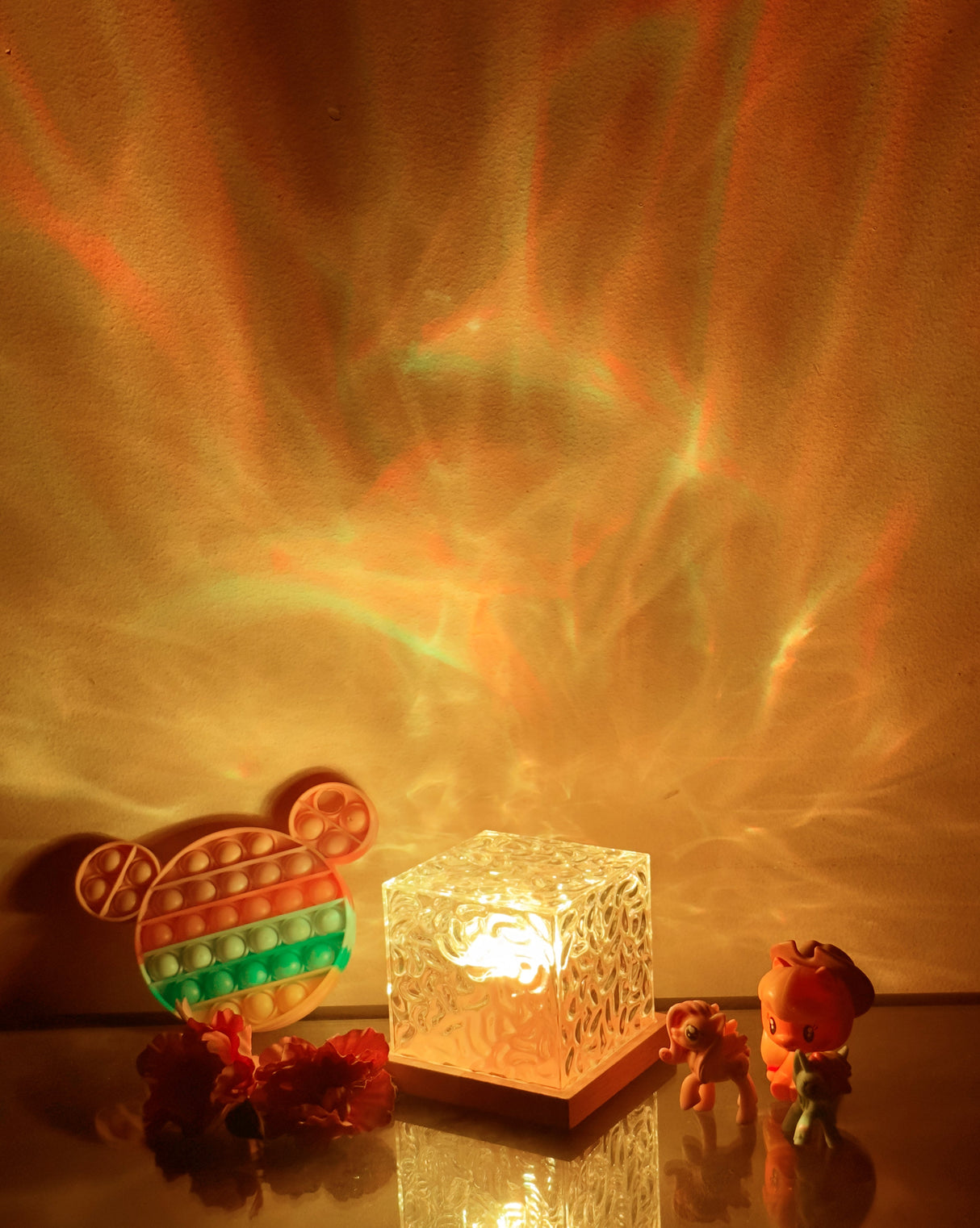 Luxora Qrismora LED Tischlampe | Kabellos | Stimmungslicht | Modernes Design