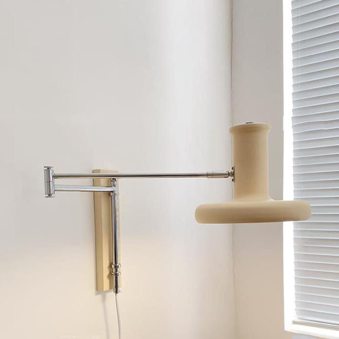 BeigeSwing Nordic Minimalist Wandleuchte | Schwenkarm | 1-Licht Design | Hardwired & Plug-in Optionen