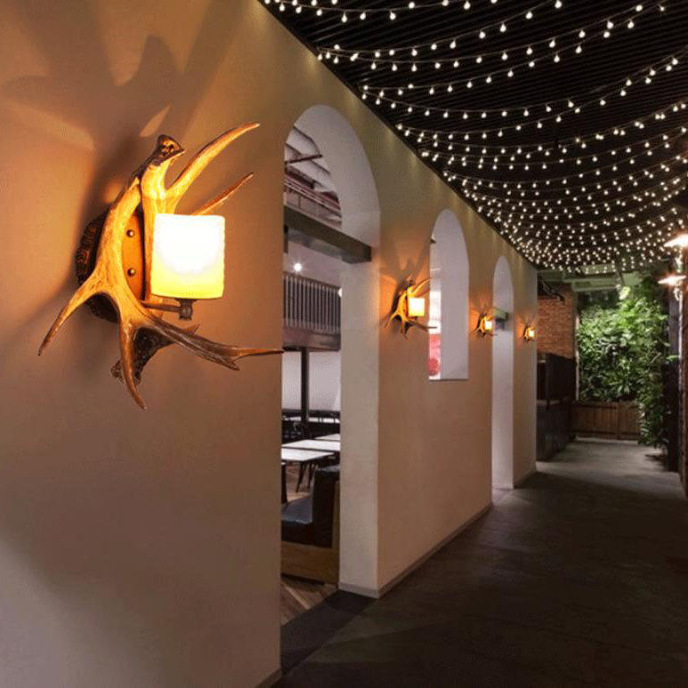 AntlerGlow Wandlampe | Modern-Retro Design | Glas & Geweih-Stil | Stilvolle Beleuchtung für Ihr Zuhause