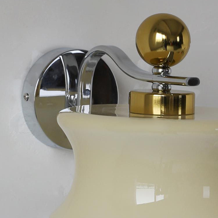 Scandura Wandleuchte | Skandinavisches Design | Glas & Eisen | Wellenförmiger Arm | Beleuchtung für Schlafzimmer