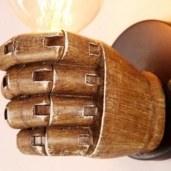 CastForte Vintage Wandlampe mit Harz-Faust-Design | 1 Licht | Einzigartige Beleuchtung für Wohnzimmer & Büro