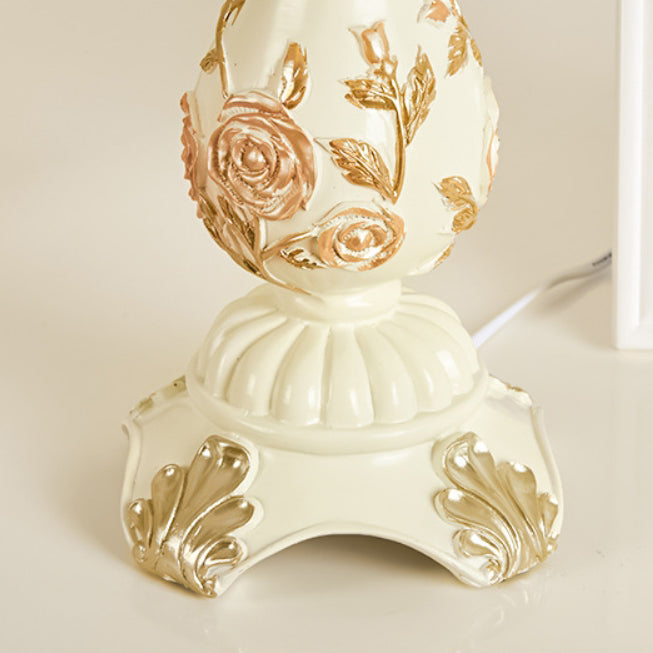 Vasora Europäische Tischlampe | Traditionelles Design | Vase aus Harz | Stoffschirm | Schlafzimmerbeleuchtung