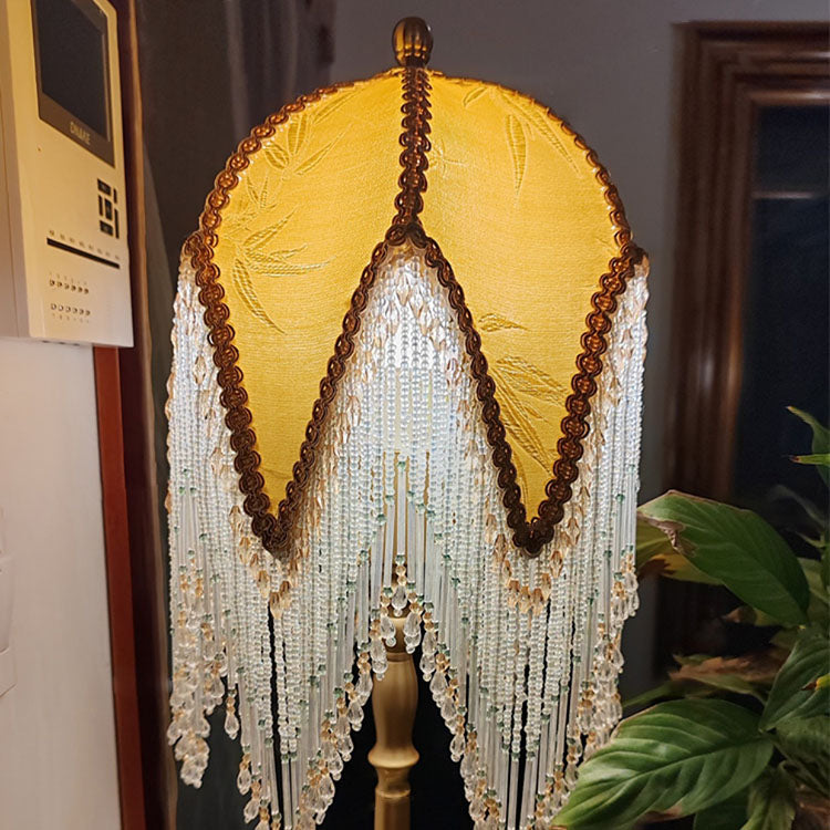 TasselLeaf Französische Tischlampe | Traditionelles Design | Stoffschirm & Eisen | Schlafzimmerlicht