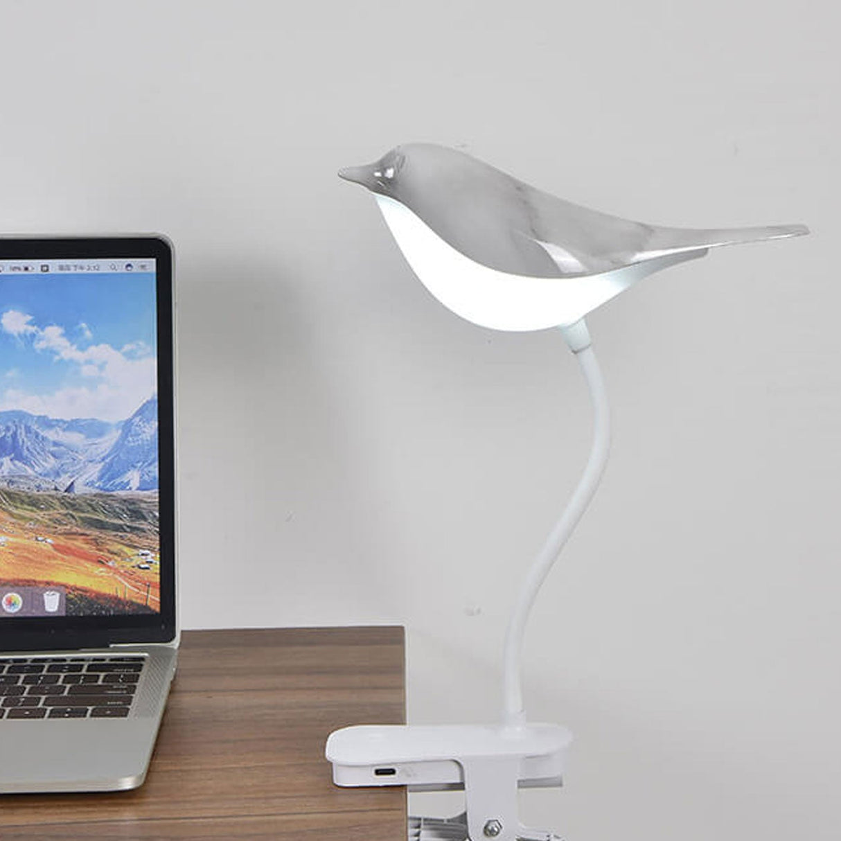 BrightBird Nordic LED Tischlampe | USB-Ladung | Nachtlicht mit Vogelclip | Modernes Design