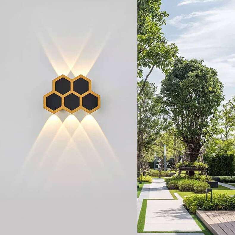 LumoHex Prime | Modernes Outdoor LED Wandlicht | Hexagon Schwarz-Gold Kombination