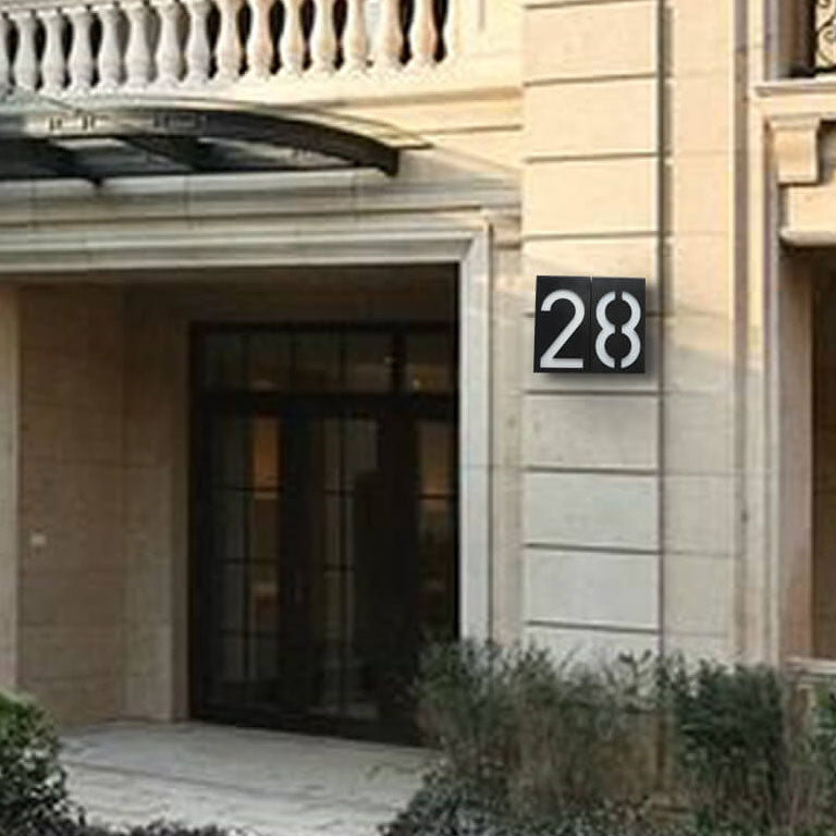 LumenSign Solar LED Wandleuchte | Türschild mit RGB-Beleuchtung | Außenleuchte | Modernes Design