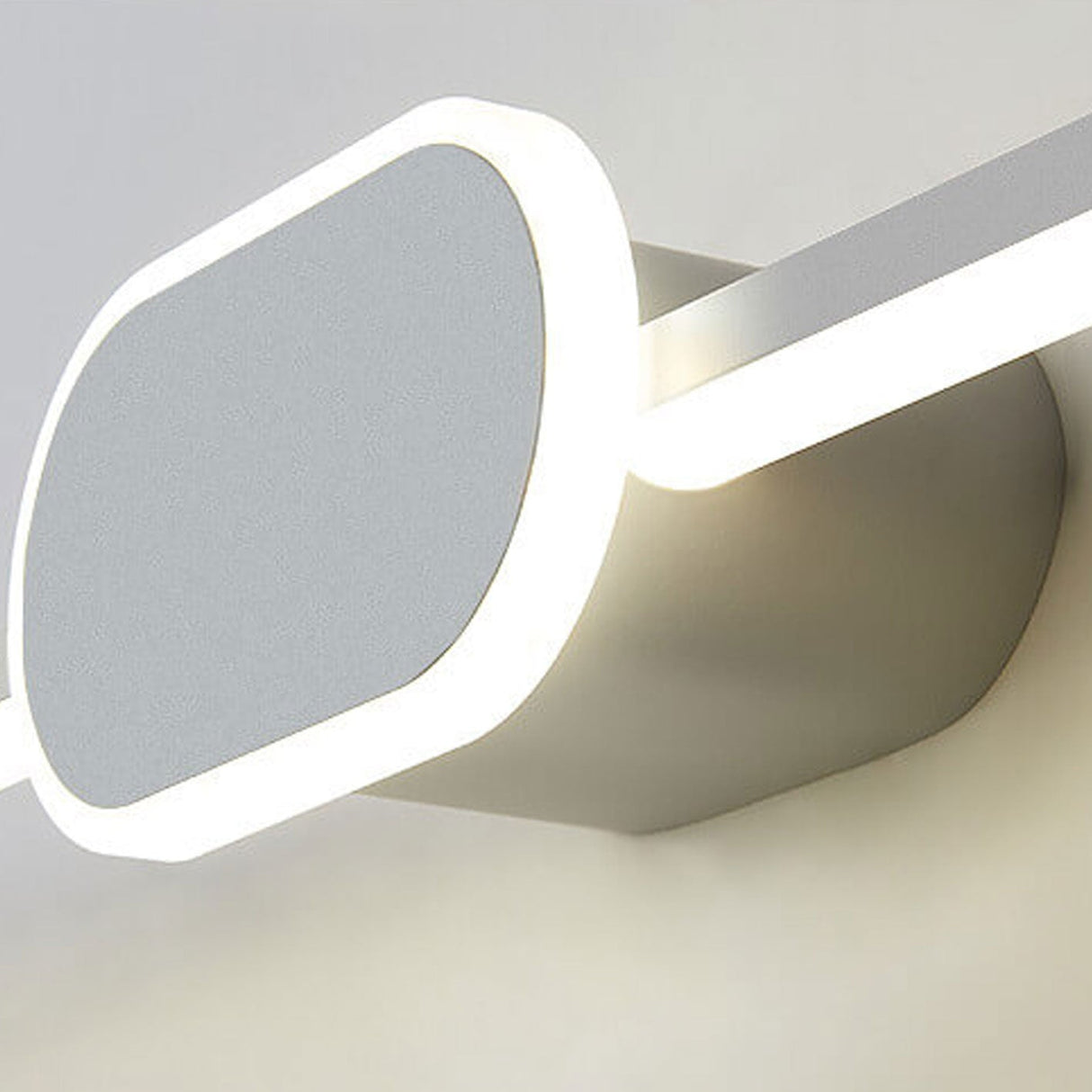 NovaBeam LED Wandleuchte | Minimalistisches Design | Ovaler Sockel | Dimmbar | Badezimmer- & Wohnbeleuchtung