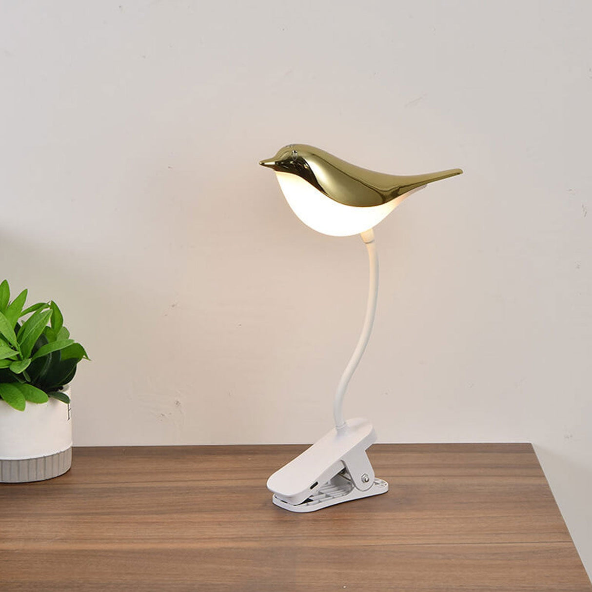 BrightBird Nordic LED Tischlampe | USB-Ladung | Nachtlicht mit Vogelclip | Modernes Design