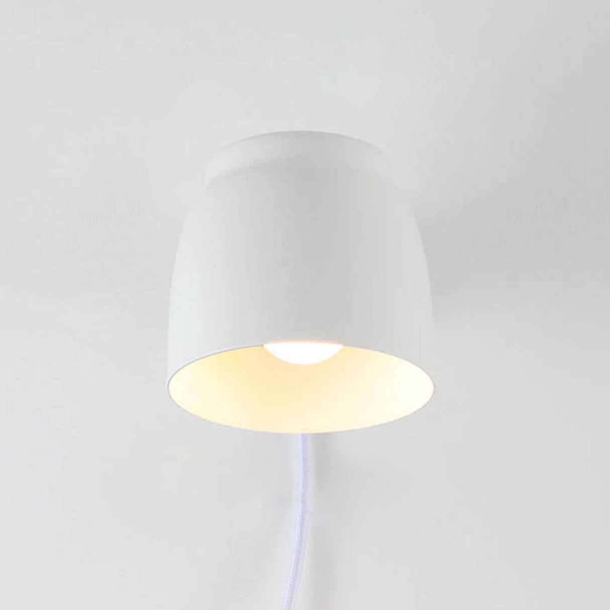 LumaTube Nordic Wandlampe | Drehbares Zylinderdetail | Minimalistisches Design | LED Wandleuchte