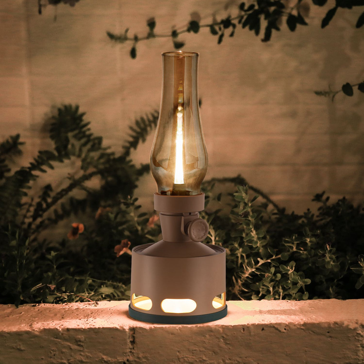 LumiFlare Vintage LED Laterne | Kabellos | Rustikale Deko | Beleuchtung für Garten & Terrasse