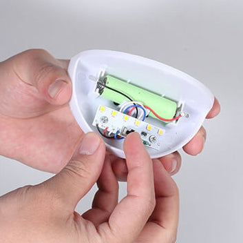 SolarCrest LED Wandleuchte | Halbkreis-Design | Solarbetrieben | Wasserdicht | Zaun- und Außenbeleuchtung