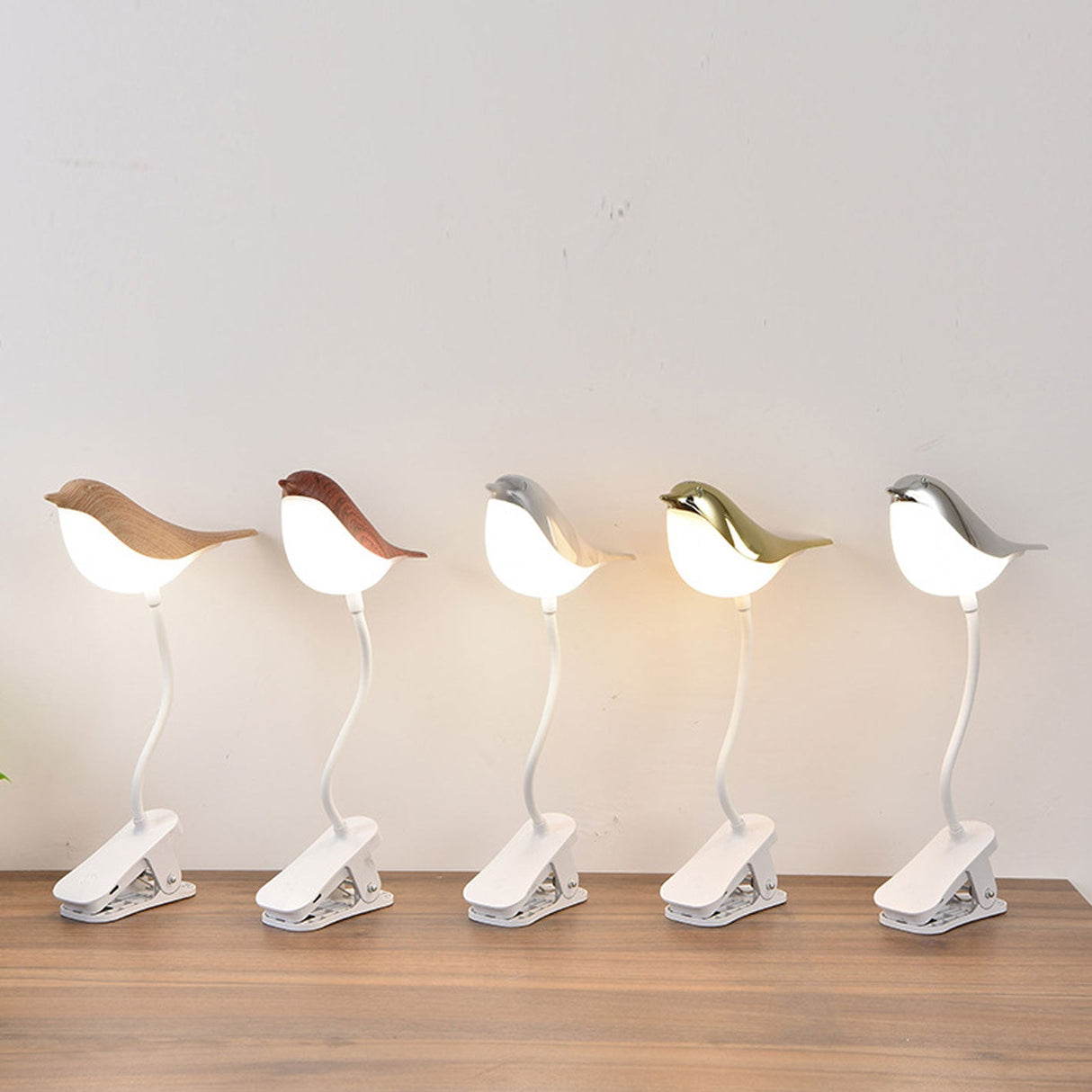 BrightBird Nordic LED Tischlampe | USB-Ladung | Nachtlicht mit Vogelclip | Modernes Design