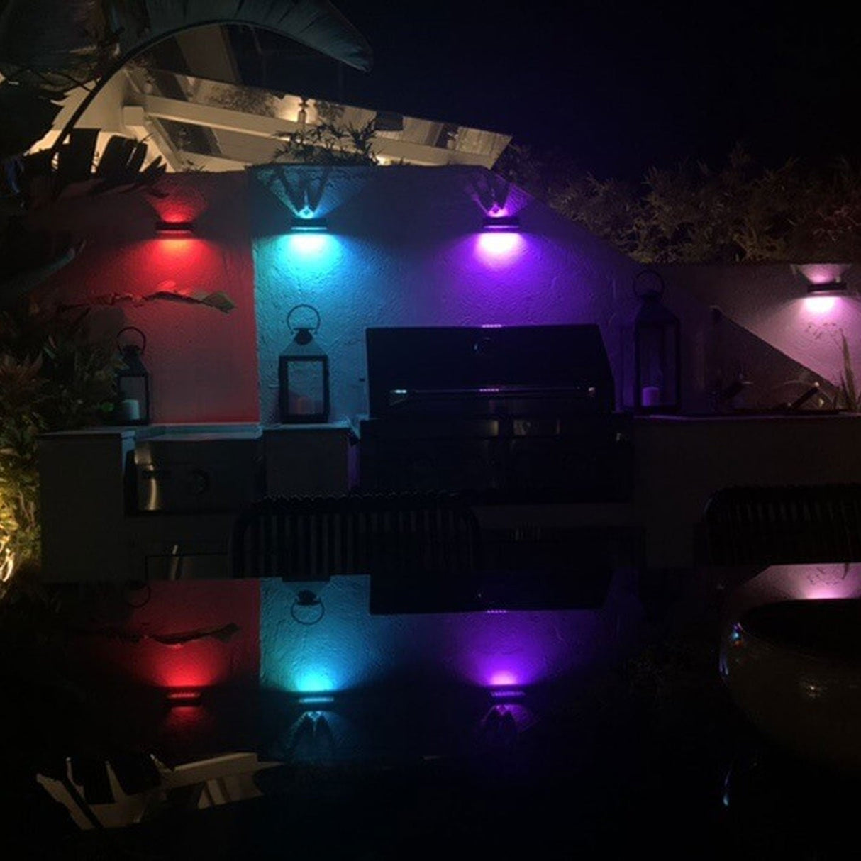 SolarBrite Duo LED Außenwandleuchte | Doppelkopf-Solarleuchte | Wasserdicht & Modern