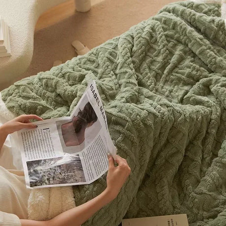ArcticCozy Dicke Winter Lammwoll-Decke | Kuschelig & Warm | Perfekt für Zuhause & Unterwegs