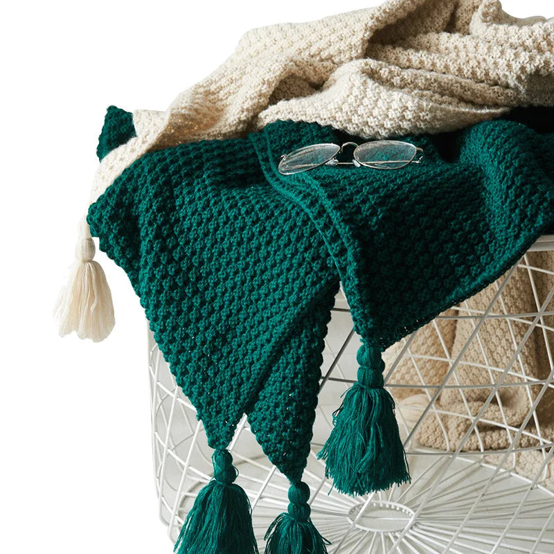 NordiWrap Gestrickte Wolldecke mit Quasten | Nordic Design | Kuschelig & Elegant | Perfekt für Zuhause