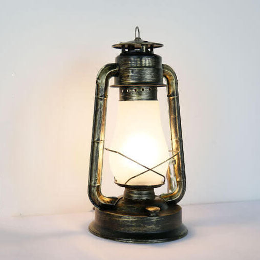 LuxeLume Retro Kerosin Tischlampe | Nostalgische Öllampe | 1-flammige Deko-Laterne