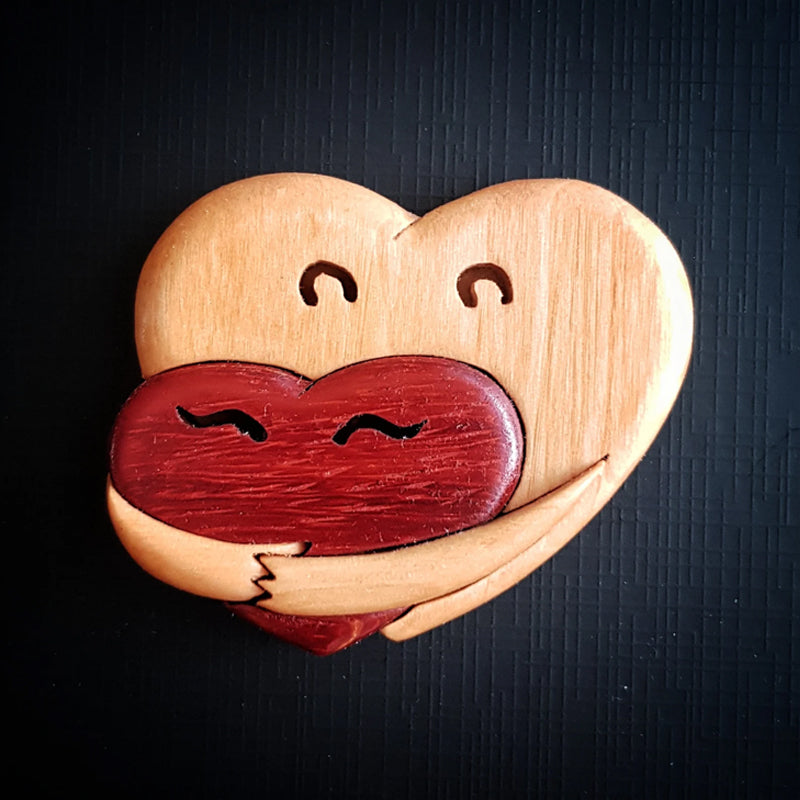 HeartCraft Liebevolle Herz-Anstecker aus Holz | Intarsien-Design | Nachhaltige Accessoires