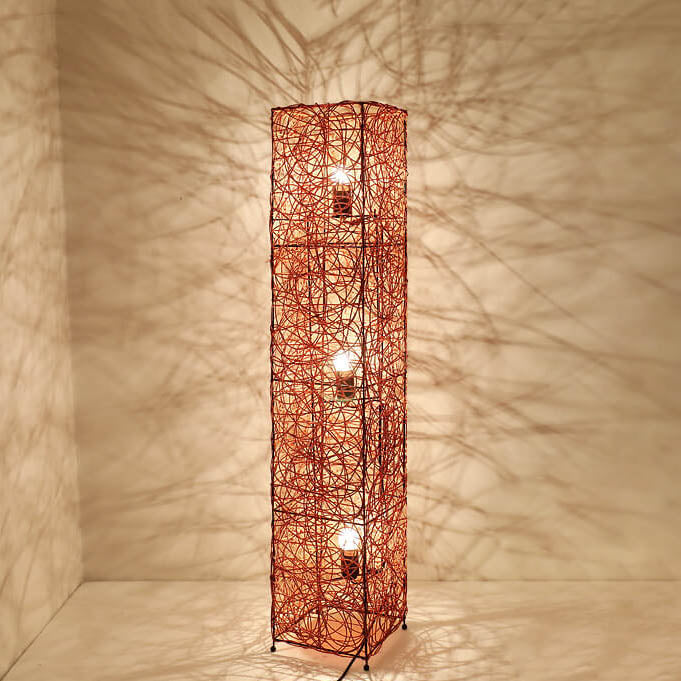 Ravara Column Minimalistische Rattan Stehlampe | Handgefertigtes Design | 3-Licht-LED-System | Natürliche Beleuchtung
