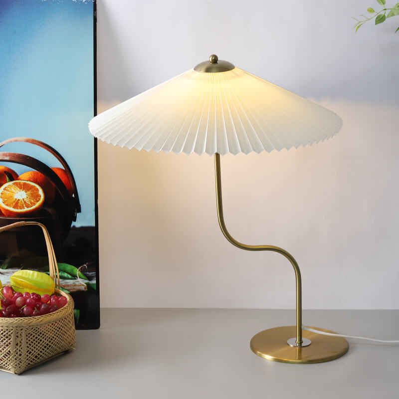 LumiCharm Retro Tischlampe Schirm Design | Faltenschirm | Dekorative Lampe | Stimmungslicht für Zuhause