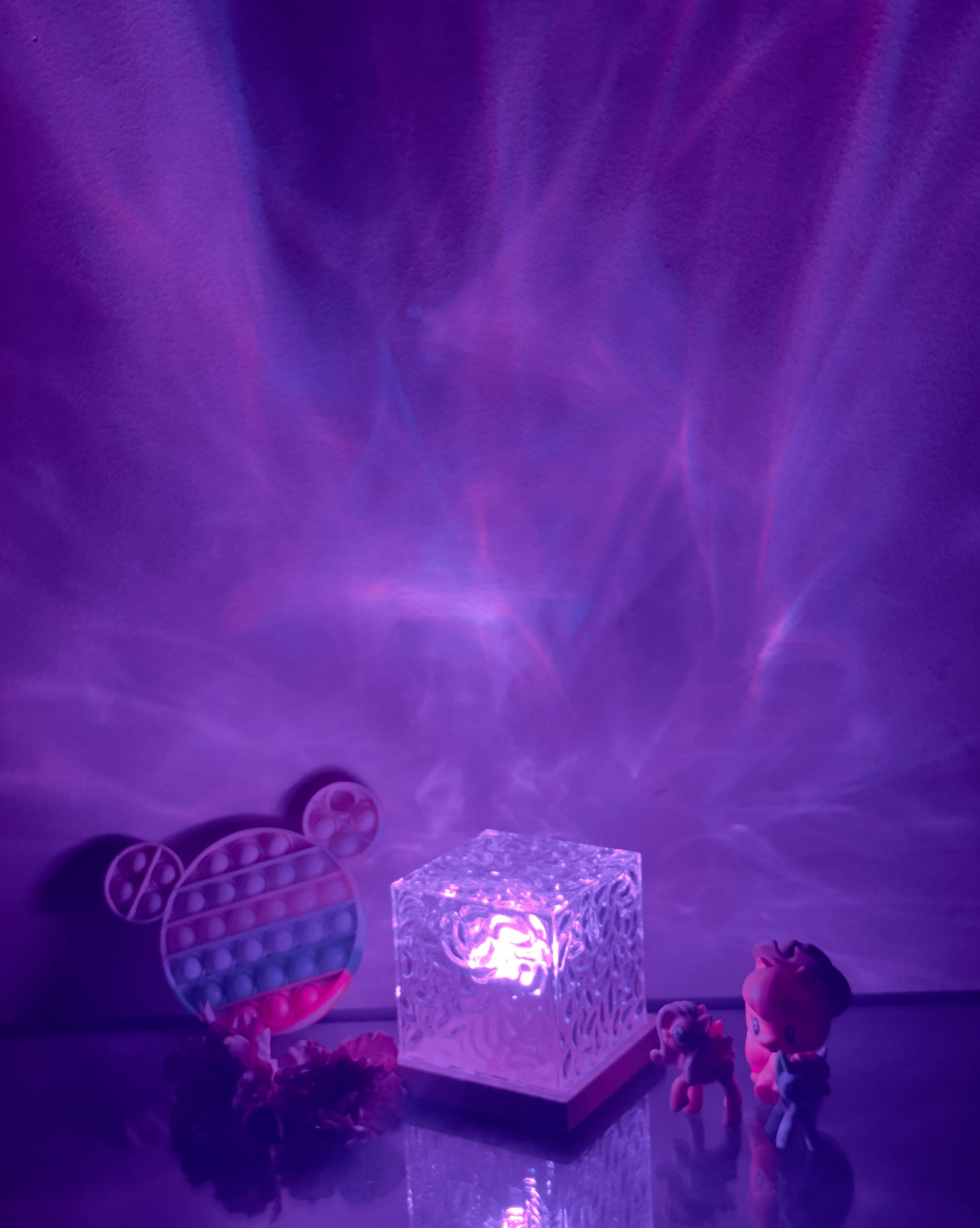 Luxora Qrismora LED Tischlampe | Kabellos | Stimmungslicht | Modernes Design