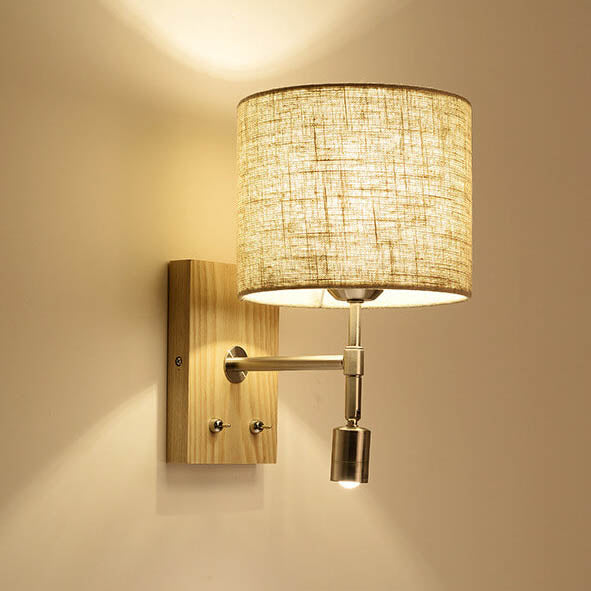 WoodenGlow Wandlampe | Moderner Stoffschirm & Holzsockel | Elegante Wandbeleuchtung | Verschiedene Optionen