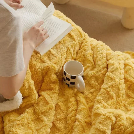 ArcticCozy Dicke Winter Lammwoll-Decke | Kuschelig & Warm | Perfekt für Zuhause & Unterwegs