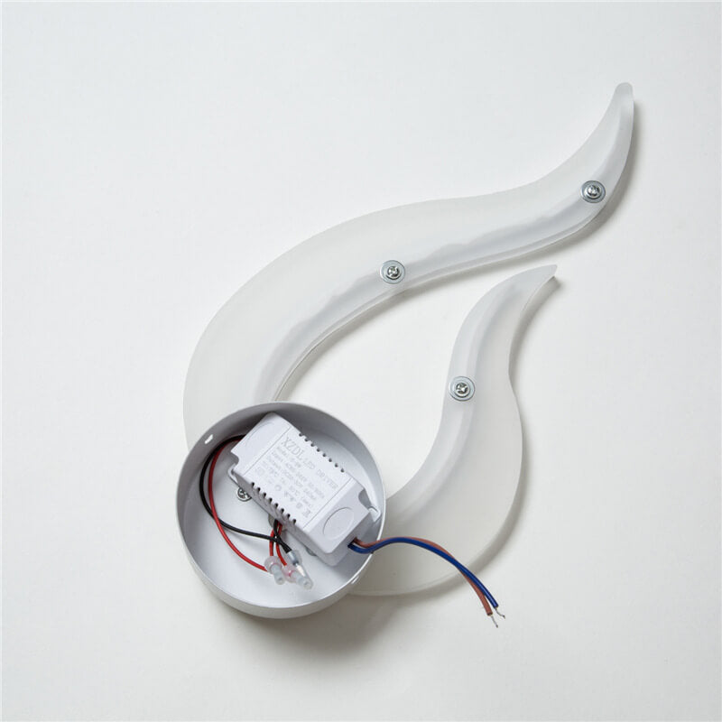 Flamara LED Wandleuchte | Minimalistisches Flammendesign | Acryl-Licht | Modernes Dekor